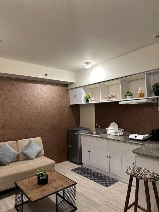 Spacious 1 Bedroom Near Airport & Seaport Or Pier Мандауэ Экстерьер фото